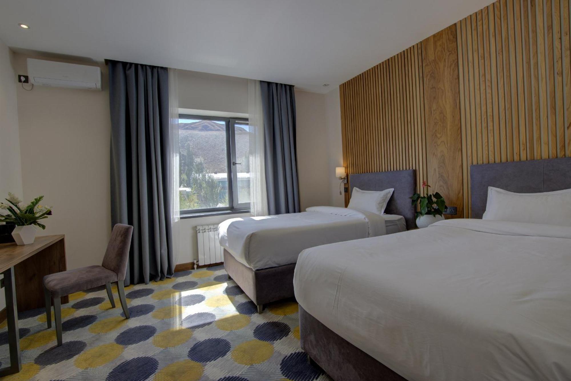 Grand Khan Tengri 4* Naryn 外观 照片