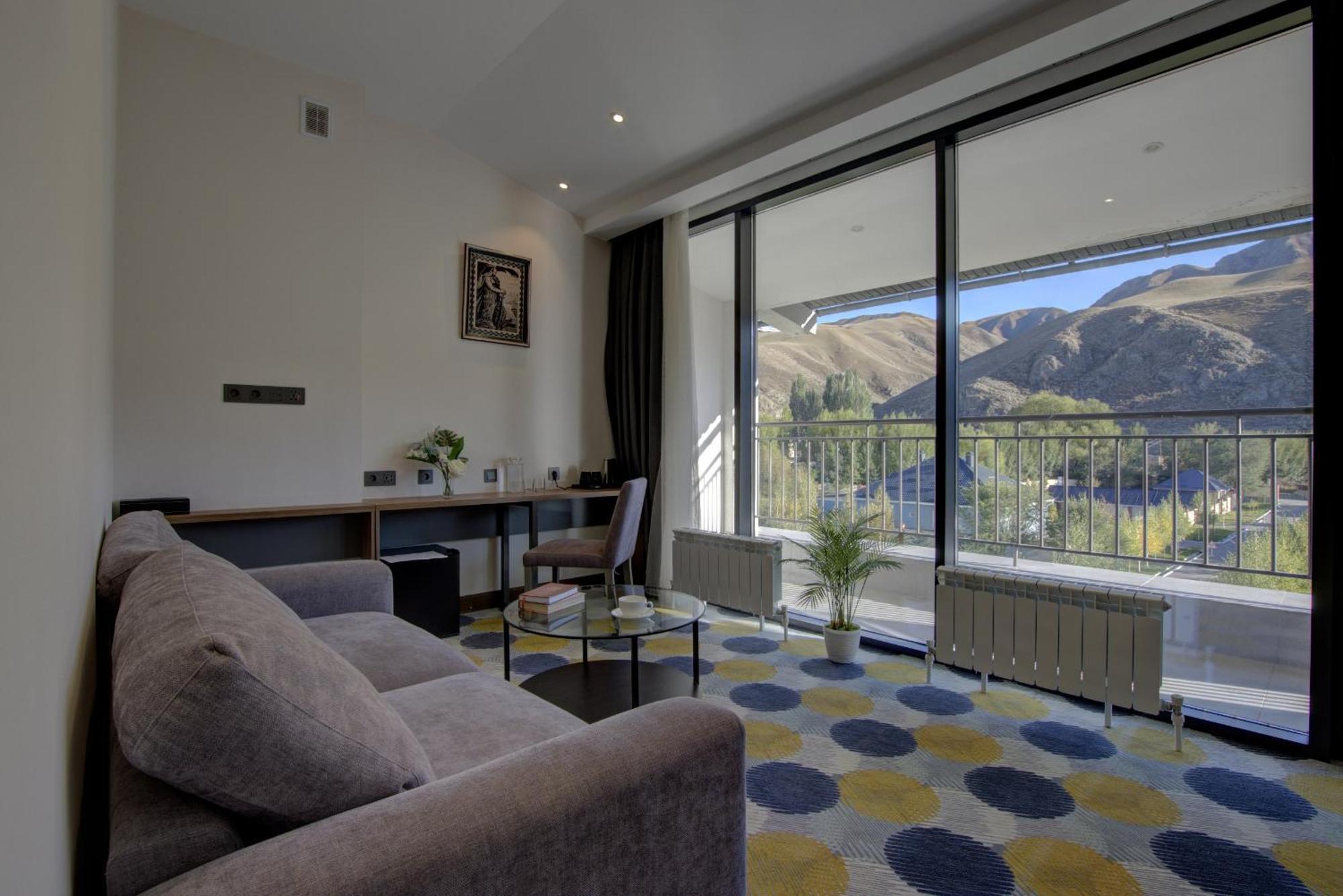 Grand Khan Tengri 4* Naryn 外观 照片