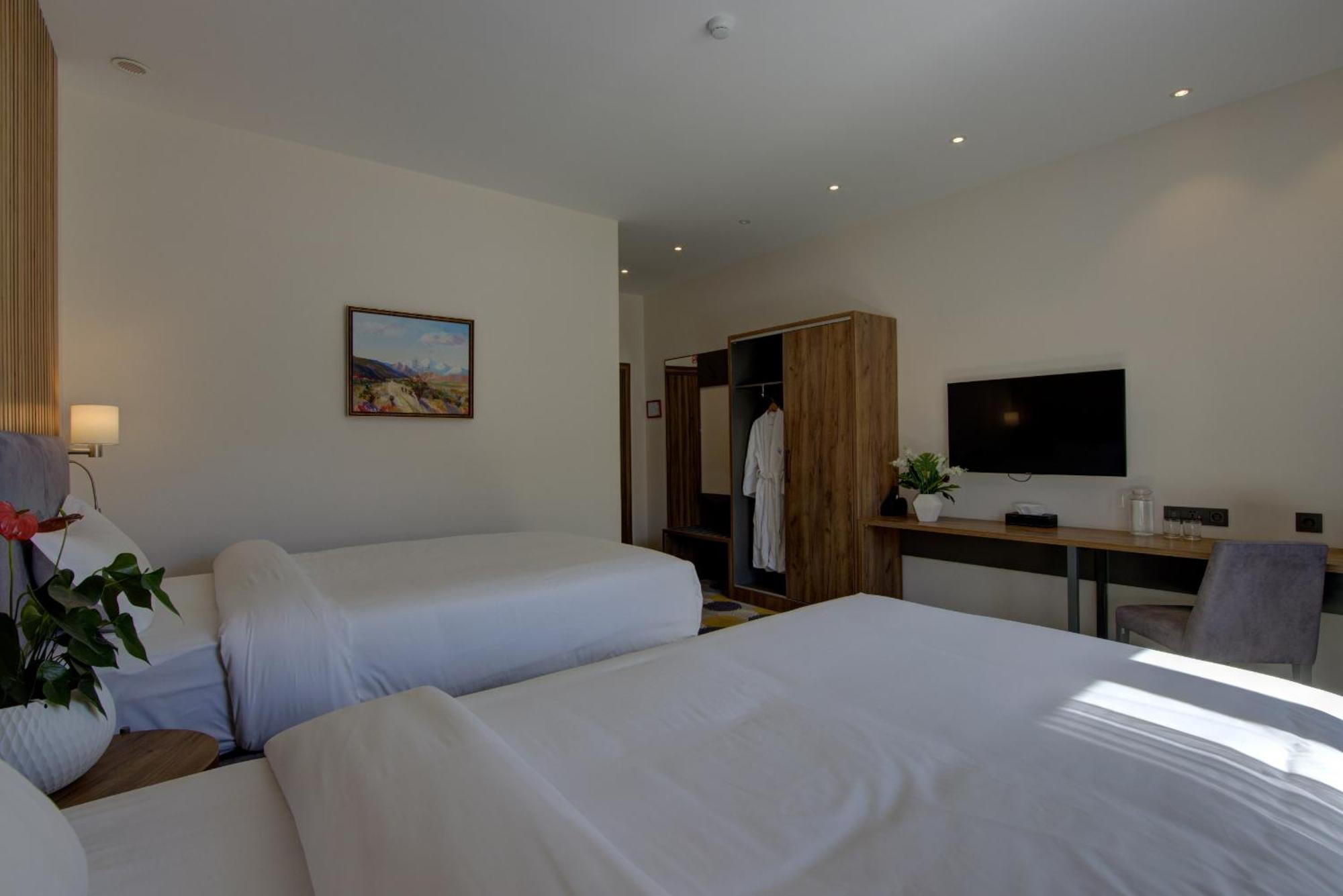 Grand Khan Tengri 4* Naryn 外观 照片