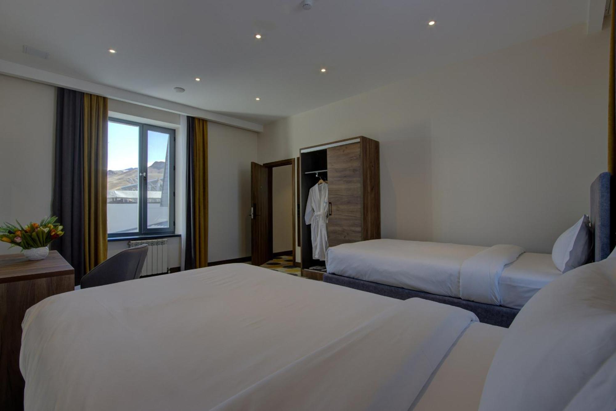 Grand Khan Tengri 4* Naryn 外观 照片