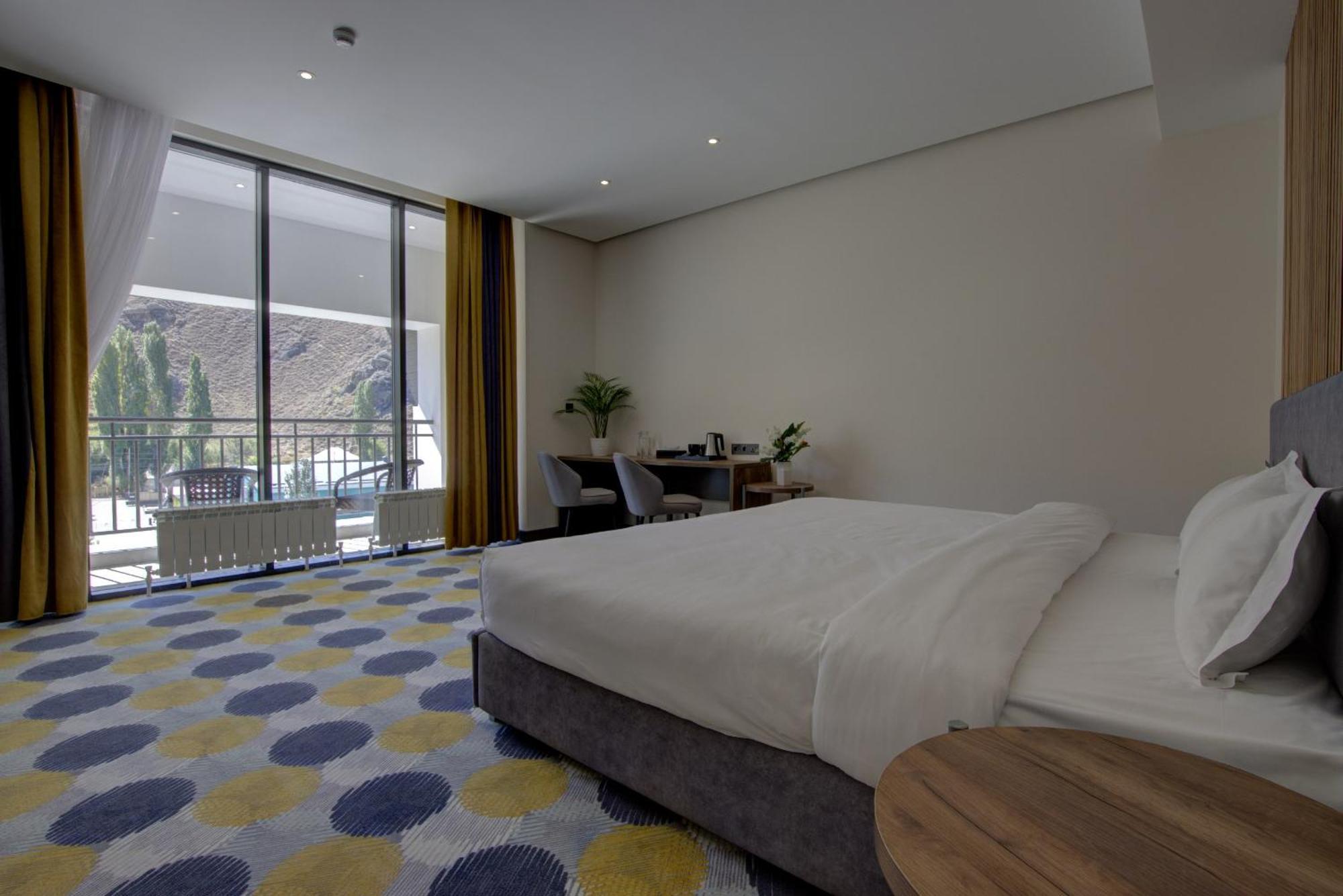 Grand Khan Tengri 4* Naryn 外观 照片